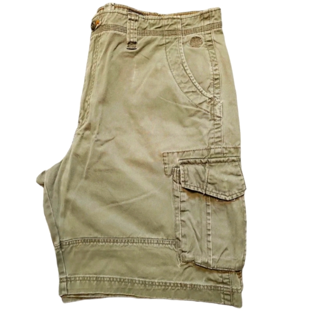 Timberland Cargo Shorts. (Olive) Men's Size: Waist 40x10 Inseam.